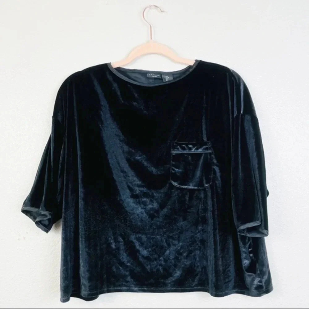 TAHARI Black Velvet Short Sleeve Lounge Top Size Small